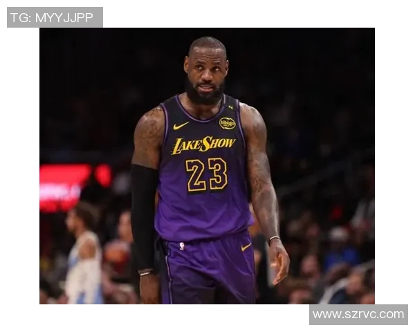 詹姆斯的篮球传奇之路:从天才少年到NBA巨星的奋斗历程 詹姆斯的篮球传奇之路:从天才少年到NBA巨星的奋斗历程